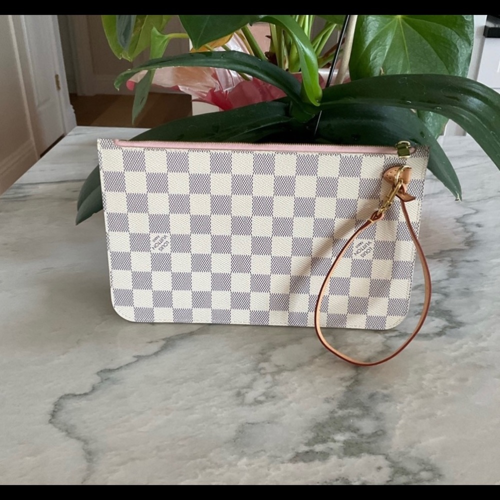 Louis Vuitton Neverfull Pouchette Azur rose